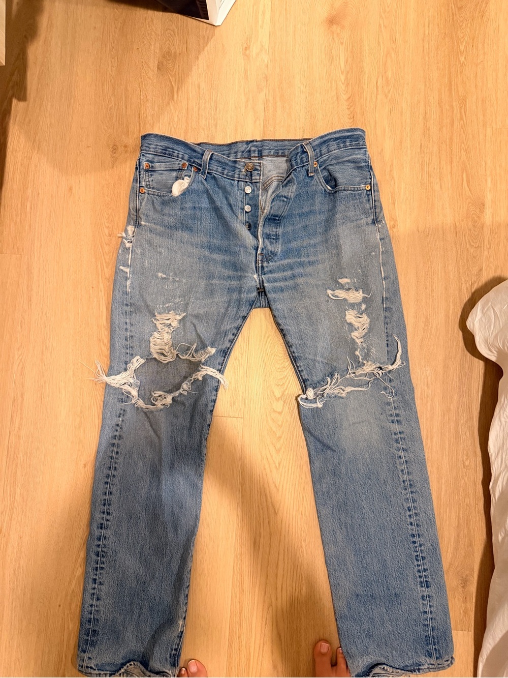 Vintage Levi's Light Blue Straight Ripped Jeans